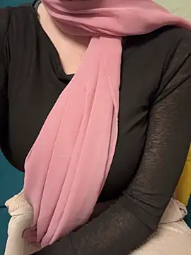 Snapshot of -pinkladyy- chatting on February 20, 5:48 am -pinkladyy- online show from February 20, 5:48 am