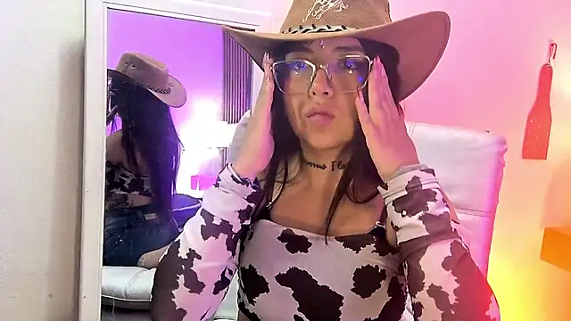 mary luckaysha  online show from May 29, 7:42 pm