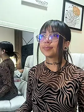 mary luckaysha  online show from February 4, 8:59 pm