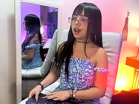 mary luckaysha  online show from May 12, 6:47 pm