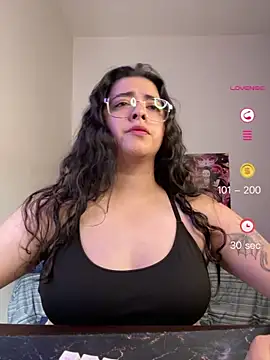 Snapshot of Ales_Kitten_Live chatting on May 20, 9:45 pm Ales Kitten Live online show from May 20, 9:45 pm