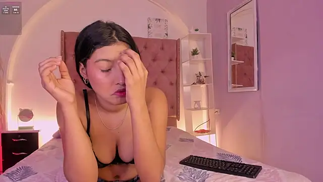 Lia Passion online show from March 7, 8:25 pm