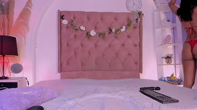 Lia Passion online show from April 7, 8:32 pm