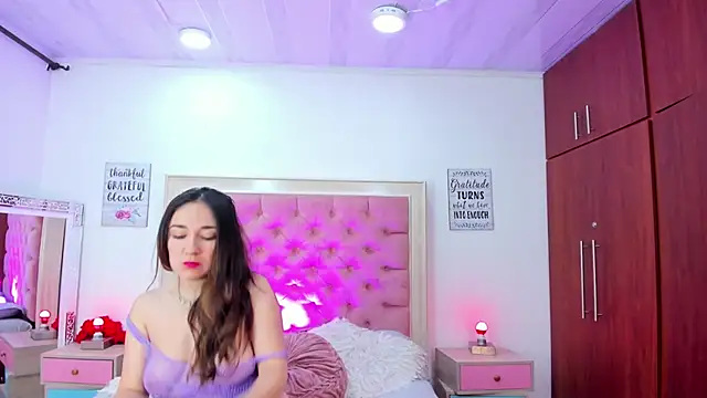 AmbarClarck online show from March 6, 11:05 am