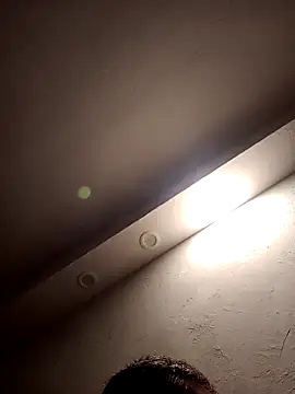 Snapshot of lej73 chatting on February 25, 9:03 pm lej73 online show from February 25, 9:03 pm