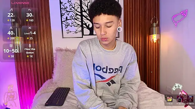 Snapshot of David_Banks_ chatting on February 25, 12:49 pm David Banks online show from February 25, 12:49 pm