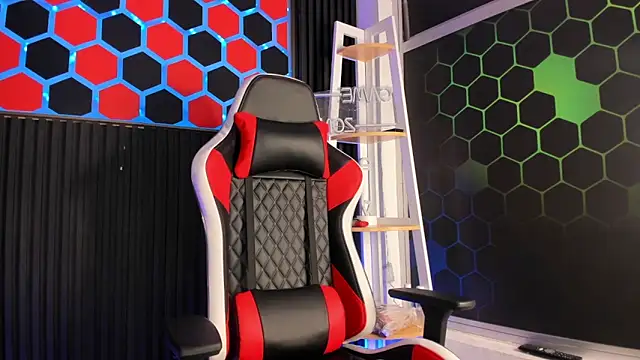 David Banks  online show from April 7, 12:29 pm