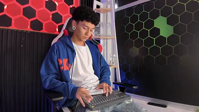 David Banks  online show from April 4, 12:34 pm