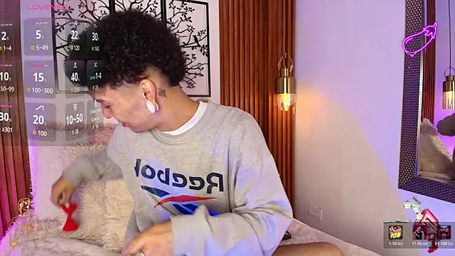 Snapshot of David_Banks_ chatting on February 26, 12:27 pm David Banks online show from February 26, 12:27 pm