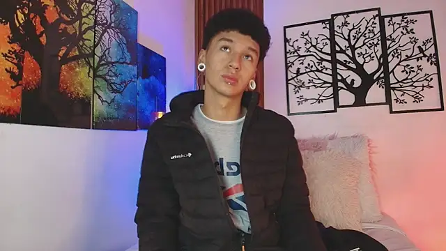 Snapshot of David_Banks_ chatting on February 9, 12:25 pm David Banks online show from February 9, 12:25 pm