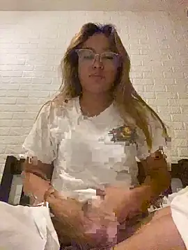 Snapshot of Wild_flower19 chatting on March 13, 6:35 pm Wild flower19 online show from March 13, 6:35 pm