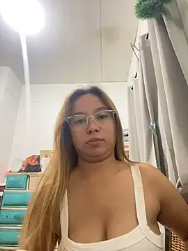 Snapshot of Wild_flower19 chatting on March 15, 2:57 pm Wild flower19 online show from March 15, 2:57 pm