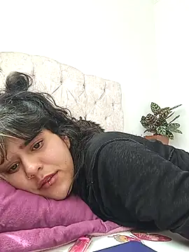 Snapshot of la_venuss chatting on February 22, 3:24 pm la venuss online show from February 22, 3:24 pm