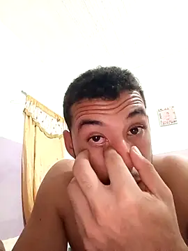 Snapshot of Francisco171 chatting on February 10, 2:32 am Francisco171 online show from February 10, 2:32 am