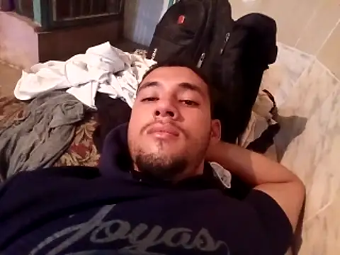 Snapshot of Francisco171 chatting on February 5, 2:18 am Francisco171 online show from February 5, 2:18 am