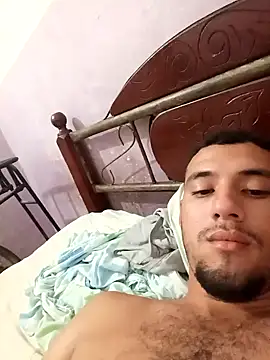 Snapshot of Francisco171 chatting on February 6, 3:02 am Francisco171 online show from February 6, 3:02 am