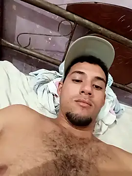 Snapshot of Francisco171 chatting on February 23, 3:41 am Francisco171 online show from February 23, 3:41 am