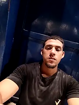 Snapshot of Francisco171 chatting on February 24, 6:25 am Francisco171 online show from February 24, 6:25 am