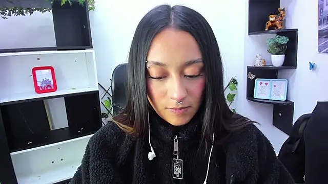 Snapshot of Miaa_Thopmson_ chatting on February 21, 2:02 am Miaa Thopmson online show from February 21, 2:02 am