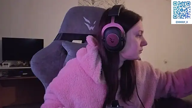 Snapshot of Holy_Kveta chatting on February 7, 2:41 am Holy Kveta online show from February 7, 2:41 am