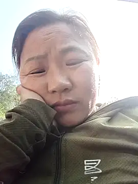 Snapshot of quynhbupbe11 chatting on March 3, 3:57 am quynhbupbe11 online show from March 3, 3:57 am