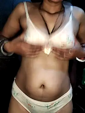 Pritu675 online show from April 14, 5:07 pm