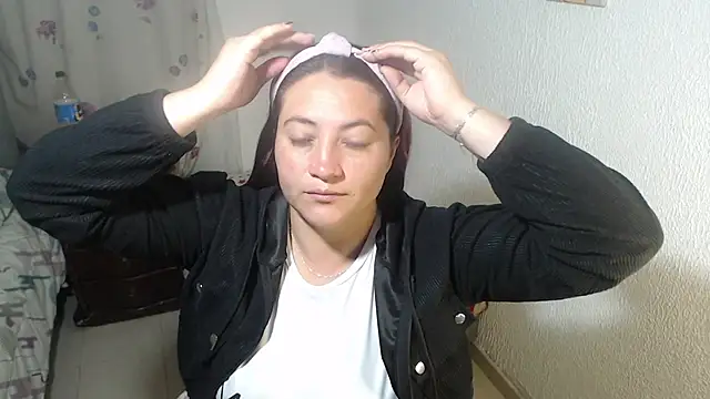 Snapshot of Nohelia_ chatting on May 24, 9:20 am Nohelia online show from May 24, 9:20 am