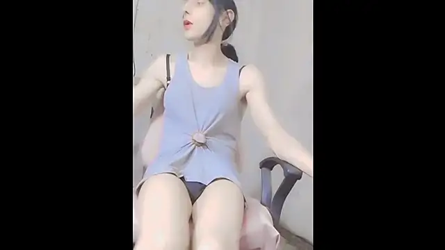 Snapshot of ammsexy1 chatting on June 13, 10:19 pm ammsexy1 online show from June 13, 10:19 pm