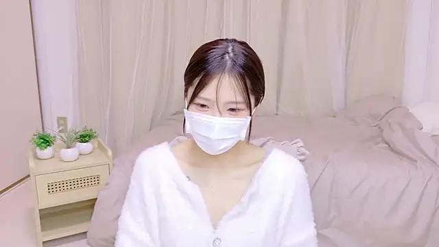 Snapshot of _MIYUnya chatting on February 8, 12:58 pm MIYUnya online show from February 8, 12:58 pm