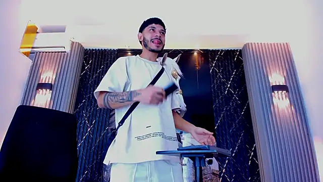 the knights of the night online show from February 8, 3:26 am