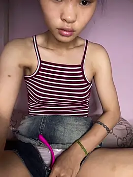 siting00 online show from April 22, 2:02 pm