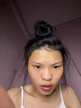 siting00 online show from April 2, 2:57 pm