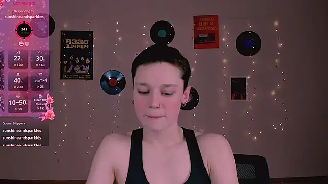 Snapshot of emi_fade chatting on February 28, 10:04 am emi fade online show from February 28, 10:04 am