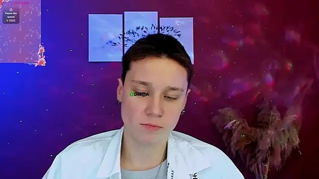 Snapshot of emi_fade chatting on February 9, 2:15 pm emi fade online show from February 9, 2:15 pm