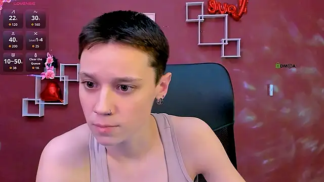 Snapshot of emi_fade chatting on February 16, 1:43 pm emi fade online show from February 16, 1:43 pm