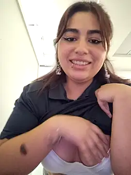 Snapshot of gissgirlll chatting on February 6, 4:41 am gissgirlll online show from February 6, 4:41 am