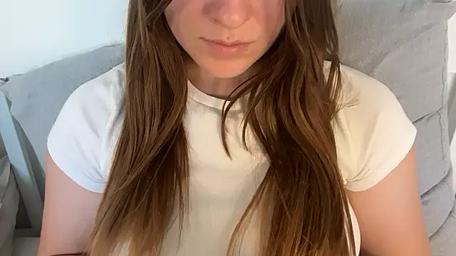 Snapshot of Lucyschickt chatting on May 29, 1:28 pm Lucyschickt online show from May 29, 1:28 pm