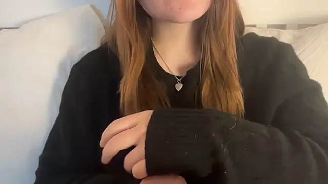 Snapshot of Lucyschickt chatting on May 7, 5:38 pm Lucyschickt online show from May 7, 5:38 pm
