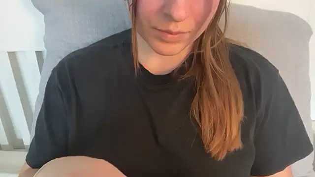 Snapshot of Lucyschickt chatting on June 11, 2:14 pm Lucyschickt online show from June 11, 2:14 pm