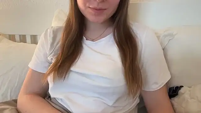 Lucyschickt online show from April 13, 5:50 pm