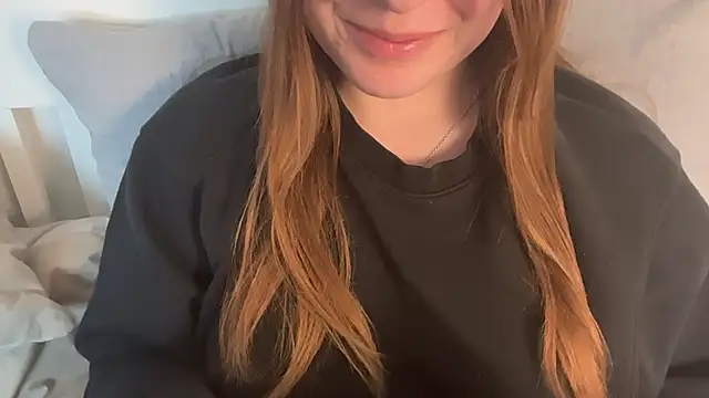 Snapshot of Lucyschickt chatting on May 14, 5:10 pm Lucyschickt online show from May 14, 5:10 pm