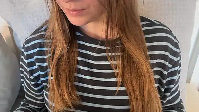 Snapshot of Lucyschickt chatting on June 7, 6:24 pm Lucyschickt online show from June 7, 6:24 pm