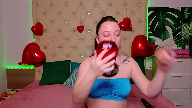 Snapshot of AwaMax chatting on February 17, 6:00 am AwaMax online show from February 17, 6:00 am