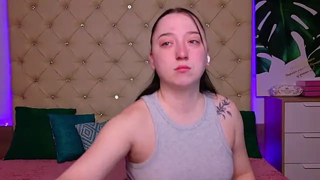 Snapshot of AwaMax chatting on February 27, 5:51 am AwaMax online show from February 27, 5:51 am