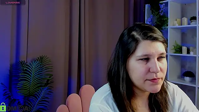 helenahoff online show from March 9, 4:05 am