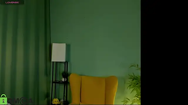 helenahoff online show from April 15, 4:07 am