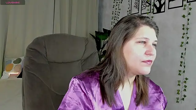 helenahoff online show from March 10, 3:54 am