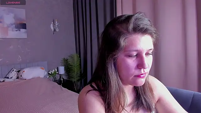 helenahoff online show from April 16, 4:13 am