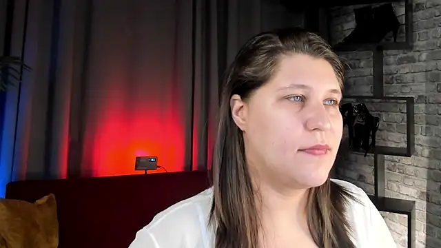 helenahoff online show from March 4, 4:42 am