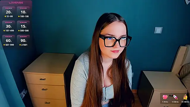 CrissyKales online show from February 12, 5:45 pm